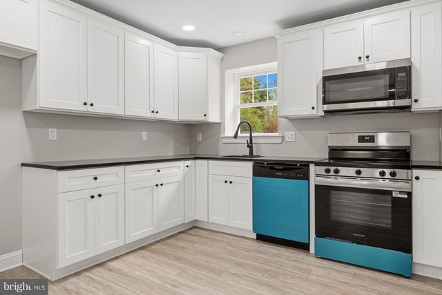 18 AVIS MILL RD, Pilesgrove, NJ 08098