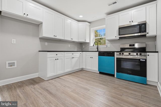 18 AVIS MILL RD, Pilesgrove, NJ 08098