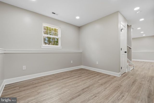18 AVIS MILL RD, Pilesgrove, NJ 08098