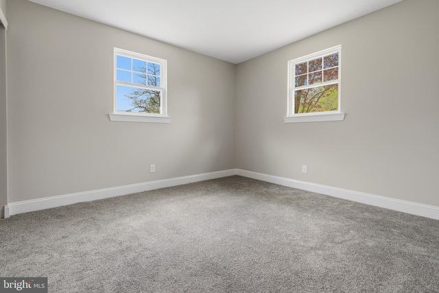 18 AVIS MILL RD, Pilesgrove, NJ 08098