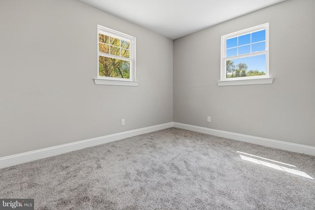 18 AVIS MILL RD, Pilesgrove, NJ 08098