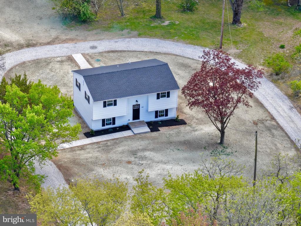 18 AVIS MILL RD, Pilesgrove, NJ 08098