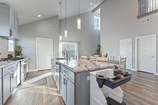 1305 2nd Street, Bentonville, AR 72712