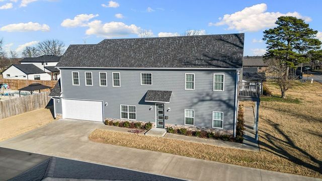 1305 2nd Street, Bentonville, AR 72712