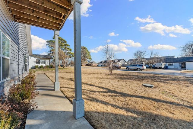 1305 2nd Street, Bentonville, AR 72712