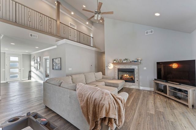 1305 2nd Street, Bentonville, AR 72712