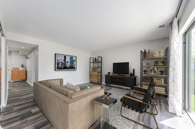 9620 Bianco Terrace B, Des Plaines, IL 60016