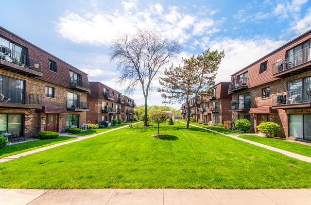 9620 Bianco Terrace B, Des Plaines, IL 60016