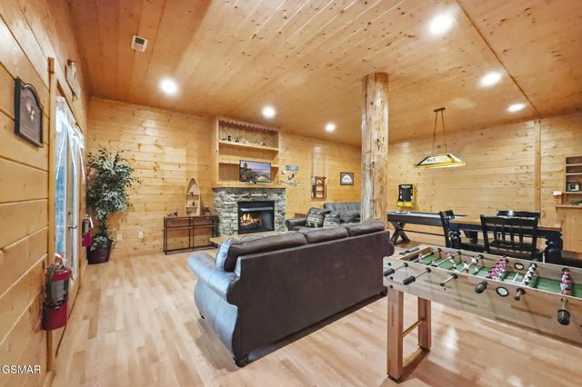 1514 McCarter Hollow Road, Sevierville, TN 37862
