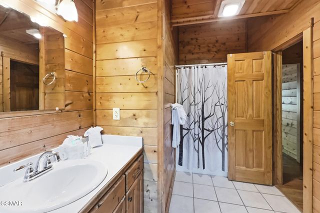 1514 McCarter Hollow Road, Sevierville, TN 37862