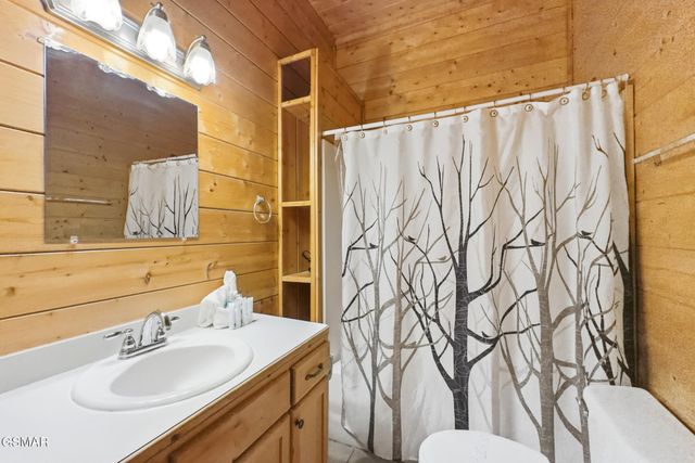1514 McCarter Hollow Road, Sevierville, TN 37862