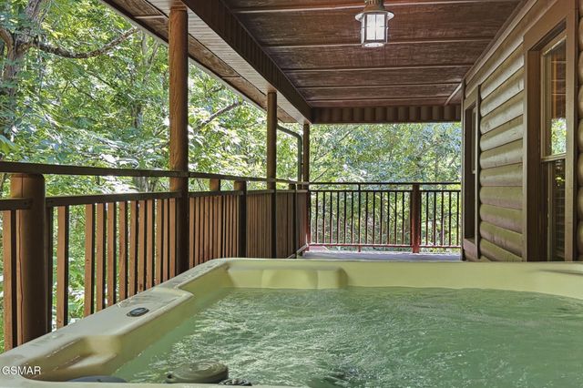 1514 McCarter Hollow Road, Sevierville, TN 37862