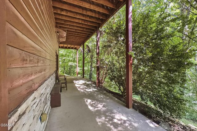 1514 McCarter Hollow Road, Sevierville, TN 37862
