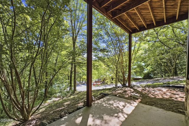 1514 McCarter Hollow Road, Sevierville, TN 37862