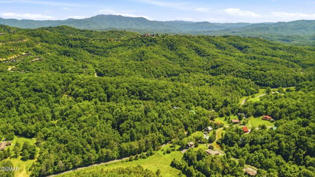 1514 McCarter Hollow Road, Sevierville, TN 37862