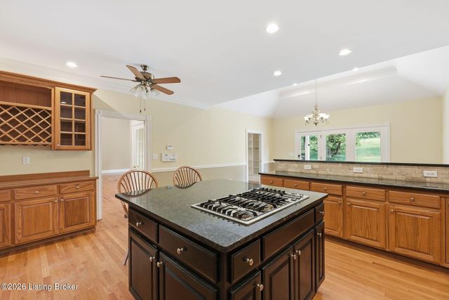 8618 Westover Dr, Prospect, KY 40059