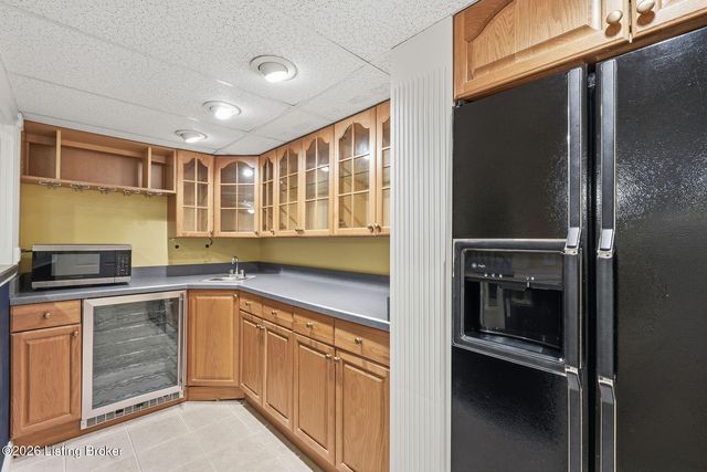8618 Westover Dr, Prospect, KY 40059