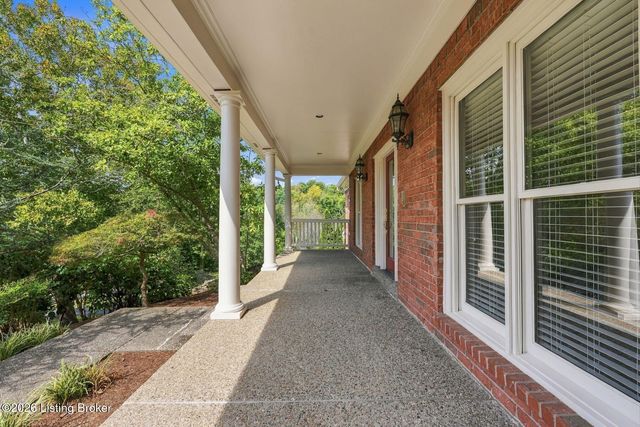 8618 Westover Dr, Prospect, KY 40059
