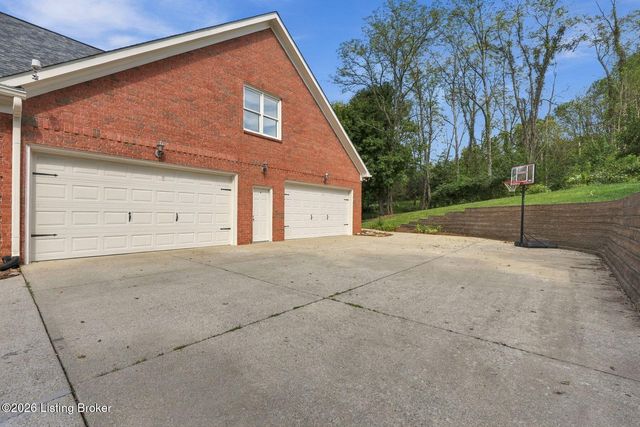 8618 Westover Dr, Prospect, KY 40059