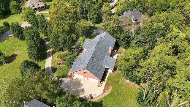 8618 Westover Dr, Prospect, KY 40059