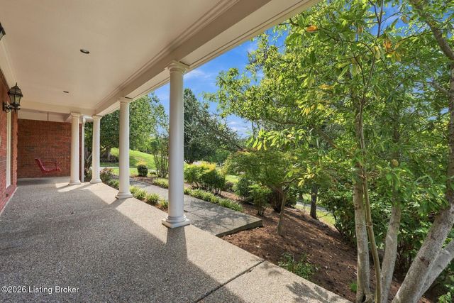 8618 Westover Dr, Prospect, KY 40059