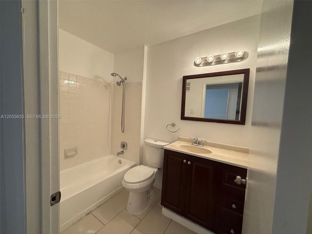15290 SW 106th Lane 323, Miami, FL 33196