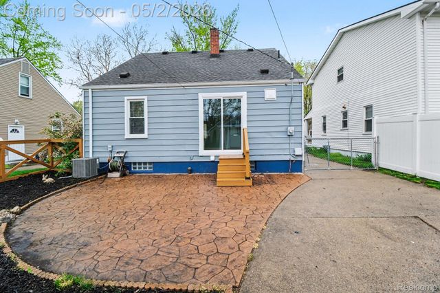 151 Highland Avenue, Clawson, MI 48017