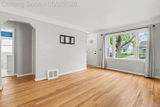 151 Highland Avenue, Clawson, MI 48017