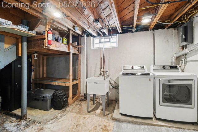 151 Highland Avenue, Clawson, MI 48017