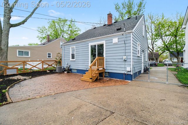 151 Highland Avenue, Clawson, MI 48017