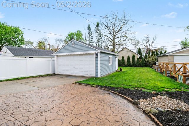 151 Highland Avenue, Clawson, MI 48017