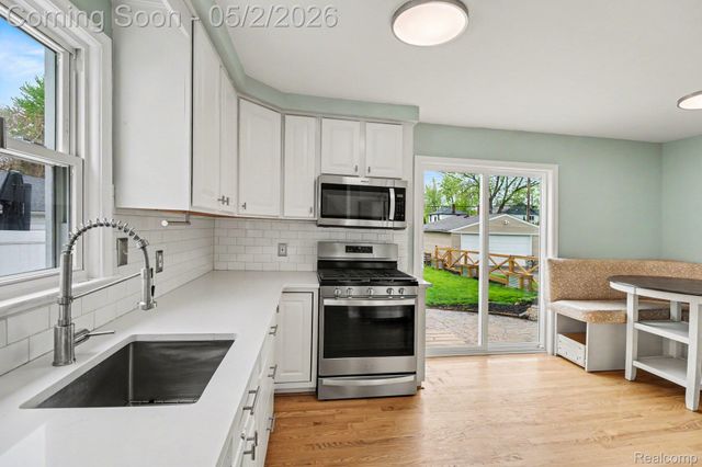151 Highland Avenue, Clawson, MI 48017