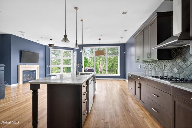 4 Bryn Mawr Court, Albany, NY 12211