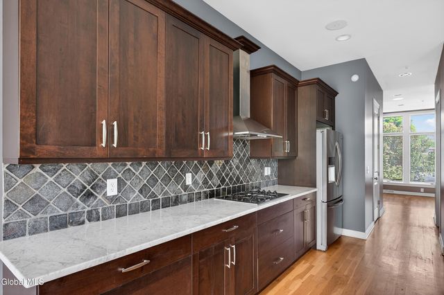 4 Bryn Mawr Court, Albany, NY 12211