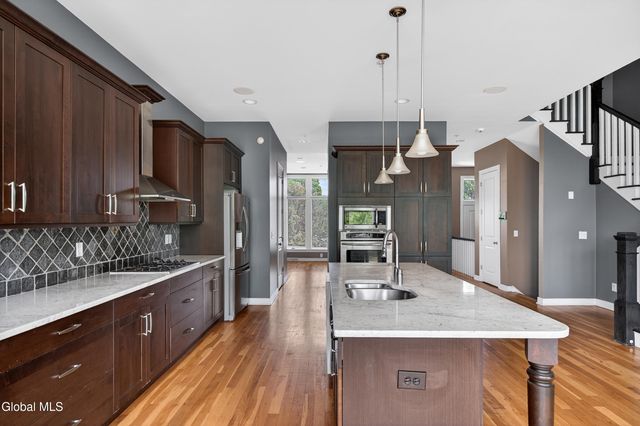 4 Bryn Mawr Court, Albany, NY 12211