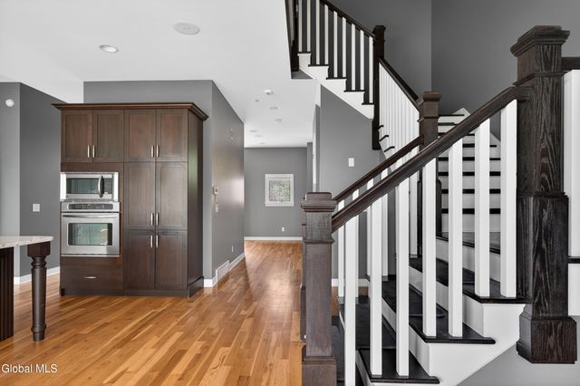 4 Bryn Mawr Court, Albany, NY 12211