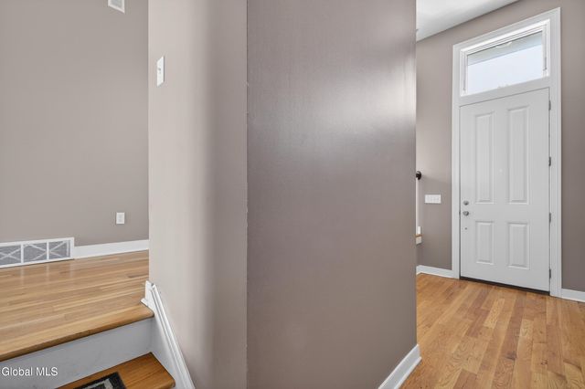 4 Bryn Mawr Court, Albany, NY 12211