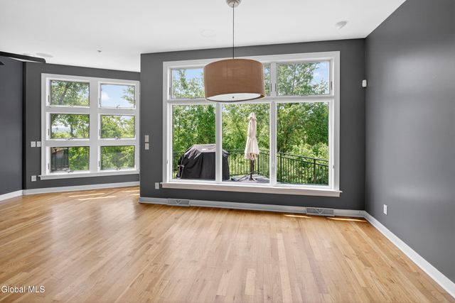 4 Bryn Mawr Court, Albany, NY 12211