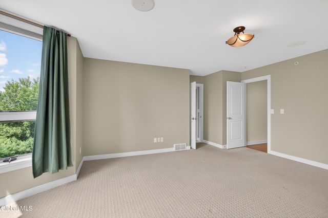4 Bryn Mawr Court, Albany, NY 12211