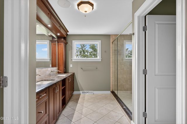 4 Bryn Mawr Court, Albany, NY 12211