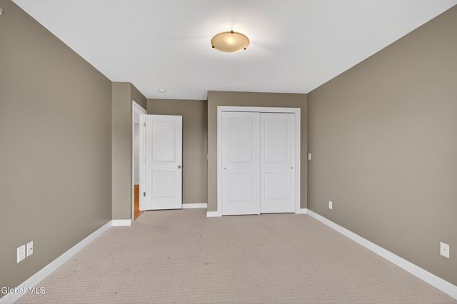 4 Bryn Mawr Court, Albany, NY 12211
