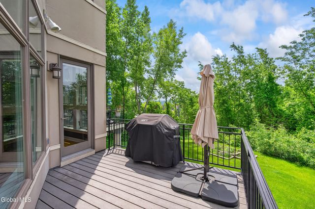 4 Bryn Mawr Court, Albany, NY 12211