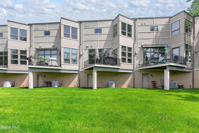 4 Bryn Mawr Court, Albany, NY 12211