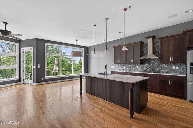 4 Bryn Mawr Court, Albany, NY 12211