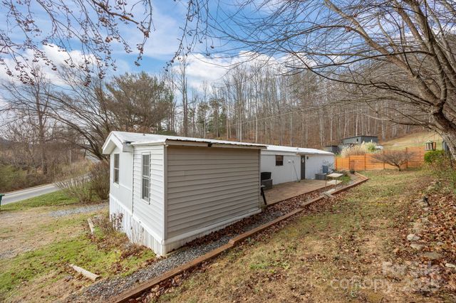 729 Don Felmet Road, Marshall, NC 28753