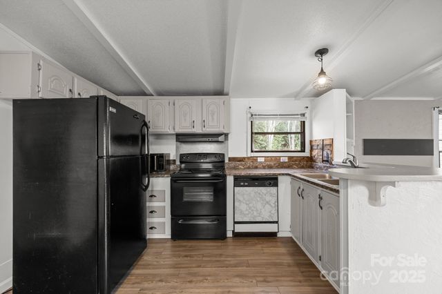 729 Don Felmet Road, Marshall, NC 28753