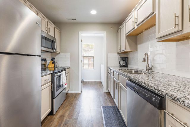 2907 Vineyards Parkway 5, Branson, MO 65616