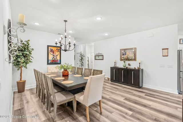 900 Nixon Circle NE, Palm Bay, FL 32907