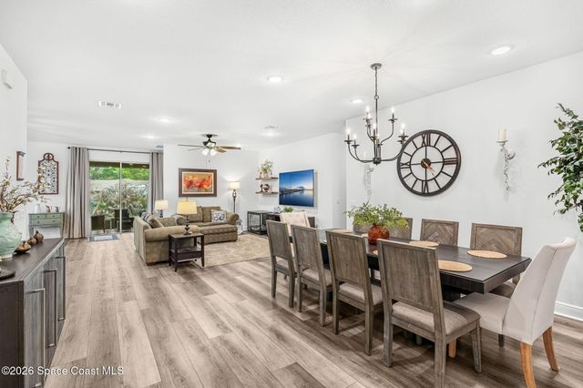 900 Nixon Circle NE, Palm Bay, FL 32907