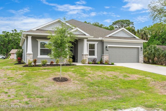 900 Nixon Circle NE, Palm Bay, FL 32907